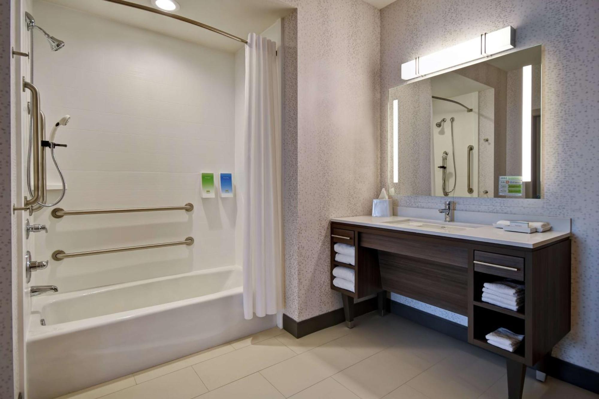 Home2 Suites By Hilton Wichita Northeast Εξωτερικό φωτογραφία