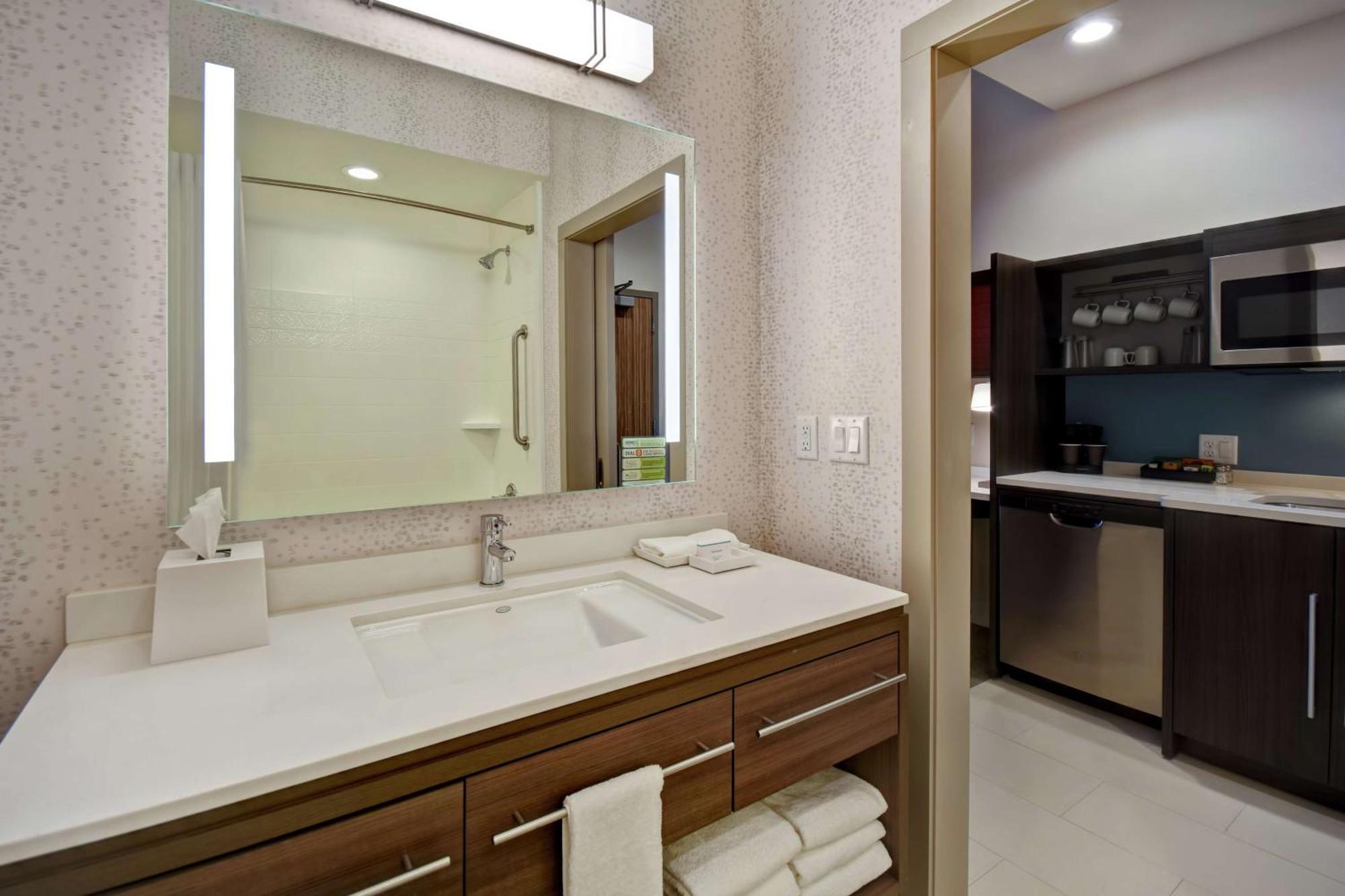 Home2 Suites By Hilton Wichita Northeast Εξωτερικό φωτογραφία